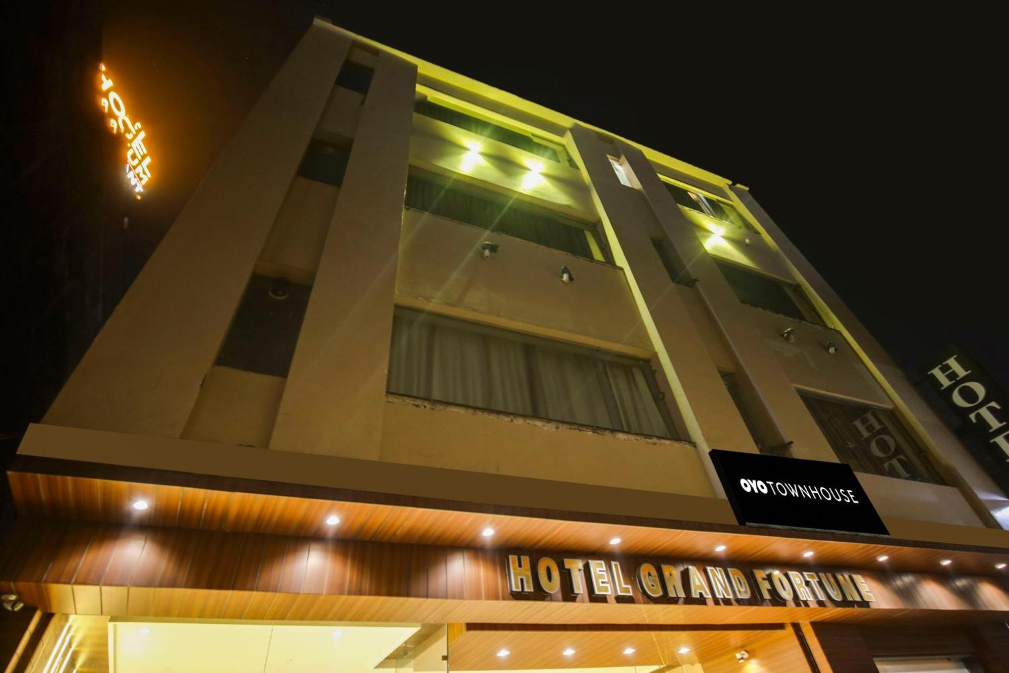 Super Townhouse Grand Fortune Amritsar Zewnętrze zdjęcie